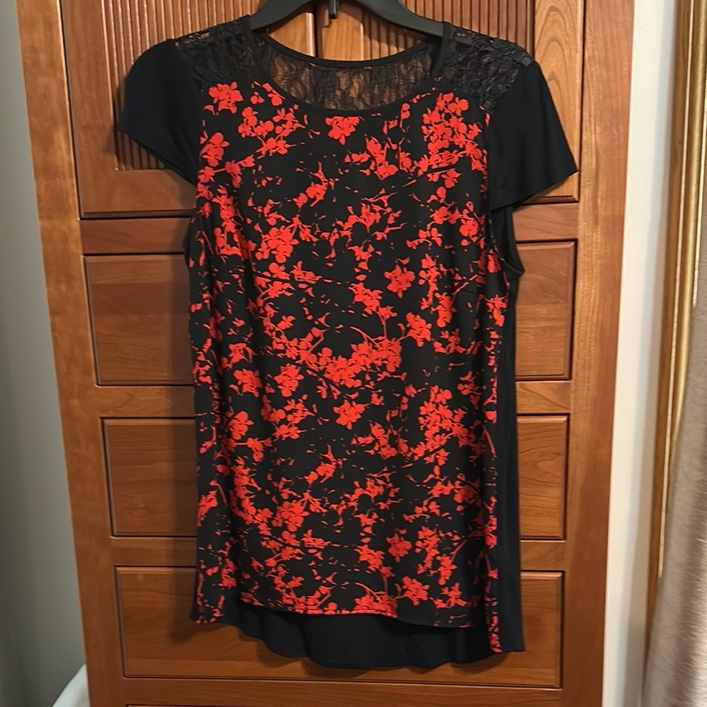 Kensie Edgy Floral Black and Red Blouse with Lace Accents Goth Size Small